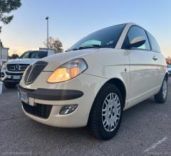 Auto - Lancia ypsilon 1.2 oro