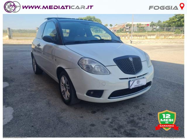 Auto - Lancia ypsilon 1.3 mjt 75 cv platino