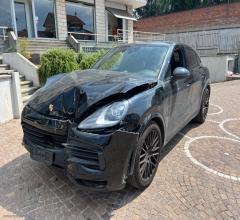 Auto - Porsche cayenne coupÃ¨ 3.0 v6