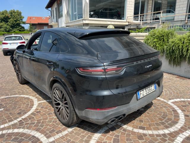 Auto - Porsche cayenne coupÃ¨ 3.0 v6