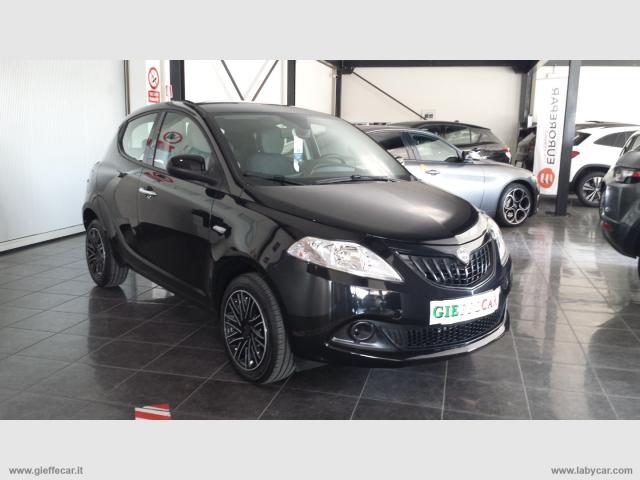 Auto - Lancia ypsilon my2024 1.0 firefly s&s hybrid oro 5 posti