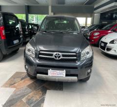 Auto - Toyota rav4 crossover 2.2 d-4d 136 cv sol