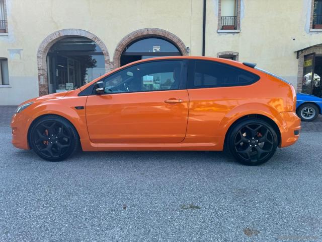 Auto - Ford focus 2.5t 225 cv 3p. st