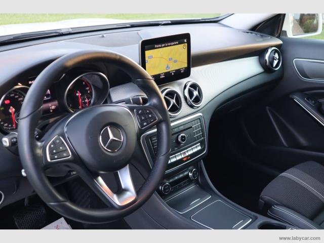 Auto - Mercedes-benz gla 200 d automatic sport