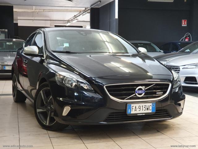 Volvo v40 d2 1.6 r-design