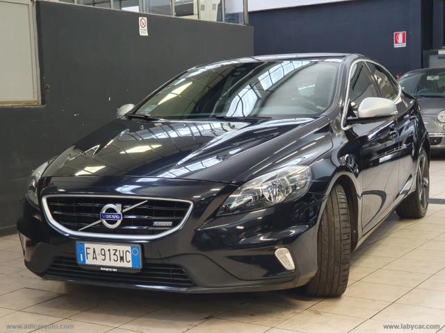 Auto - Volvo v40 d2 1.6 r-design