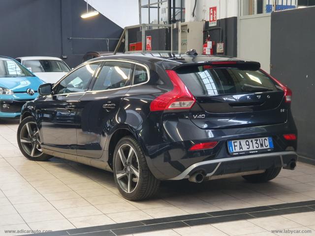 Auto - Volvo v40 d2 1.6 r-design