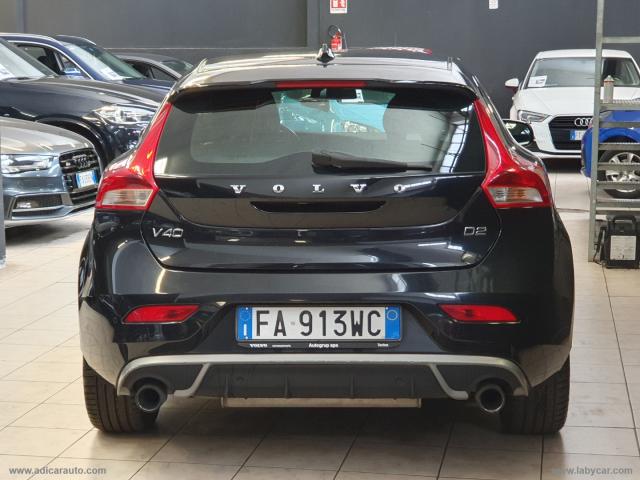 Auto - Volvo v40 d2 1.6 r-design