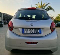 Auto - Peugeot 208 puretech 82 5p. allure