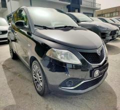 Auto - Lancia ypsilon 1.3 mjt 95 cv 5p. s&s gold