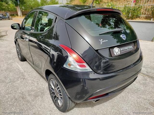 Auto - Lancia ypsilon 1.3 mjt 95 cv 5p. s&s gold