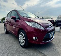 Auto - Ford fiesta 1.4 5p. bz.- gpl titanium