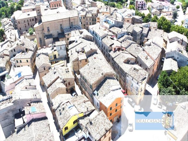 Appartamenti in Vendita - Casa indipendente in vendita a pollenza centro storico