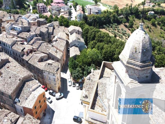 Appartamenti in Vendita - Casa indipendente in vendita a pollenza centro storico