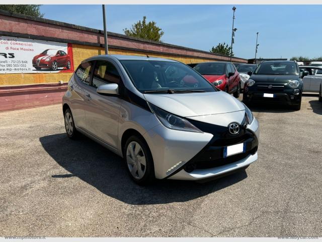 Auto - Toyota aygo x-play 1.0 69cv 5p. automatica