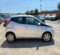 Auto - Toyota aygo x-play 1.0 69cv 5p. automatica