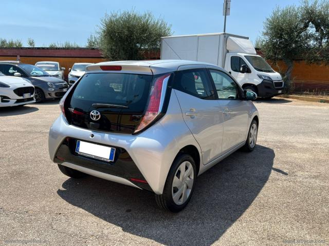 Auto - Toyota aygo x-play 1.0 69cv 5p. automatica