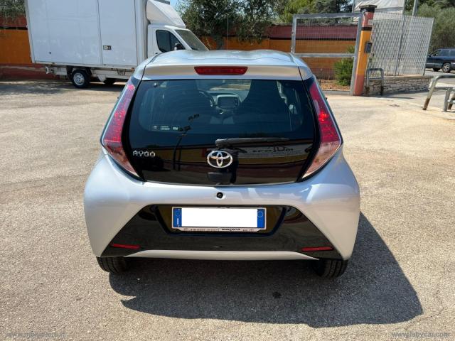 Auto - Toyota aygo x-play 1.0 69cv 5p. automatica