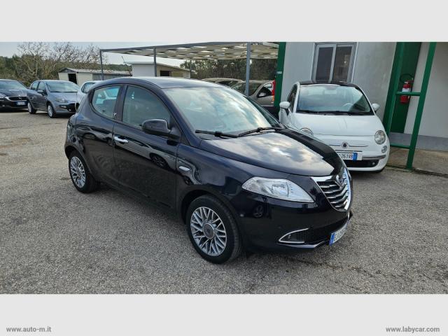 Auto - Lancia ypsilon 1.3 mjt 95 cv 5p. s&s gold