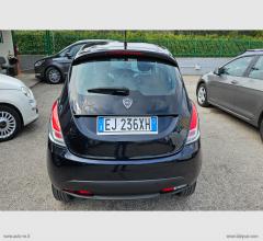 Auto - Lancia ypsilon 1.3 mjt 95 cv 5p. s&s gold