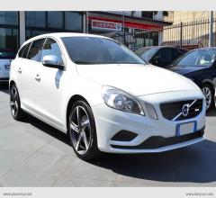 Auto - Volvo v60 d3 r-design