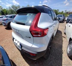 Auto - Volvo xc40 d4 awd geartronic r-design