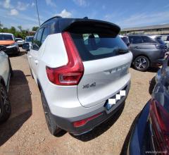 Auto - Volvo xc40 d4 awd geartronic r-design