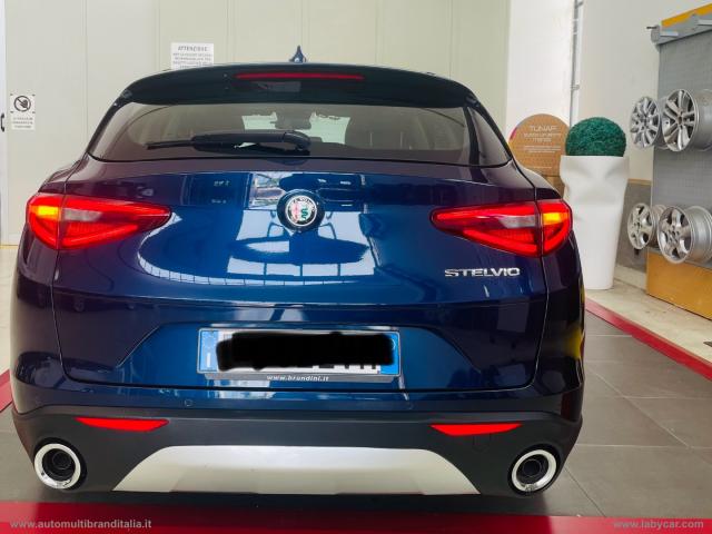 Auto - Alfa romeo stelvio 2.2 t.diesel 190cv at8 rwd bus.