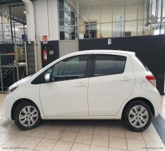 Auto - Toyota yaris 1.3 5p.