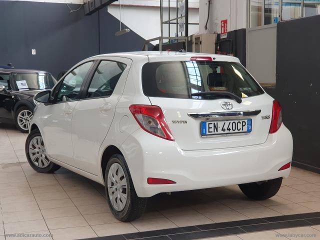 Auto - Toyota yaris 1.3 5p.