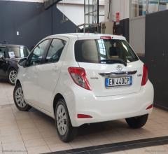 Auto - Toyota yaris 1.3 5p.