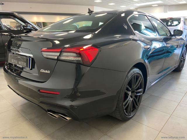 Auto - Maserati ghibli 330 cv mhev gt