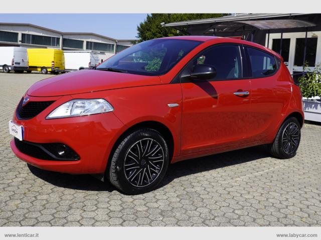 Auto - Lancia ypsilon 1.2 69 cv 5 posti gold