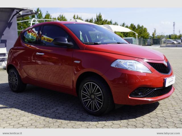 Auto - Lancia ypsilon 1.2 69 cv 5 posti gold