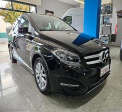 Auto - Mercedes-benz b 180 d business