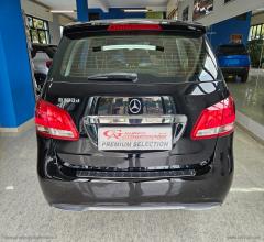 Auto - Mercedes-benz b 180 d business