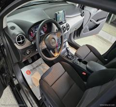 Auto - Mercedes-benz b 180 d business