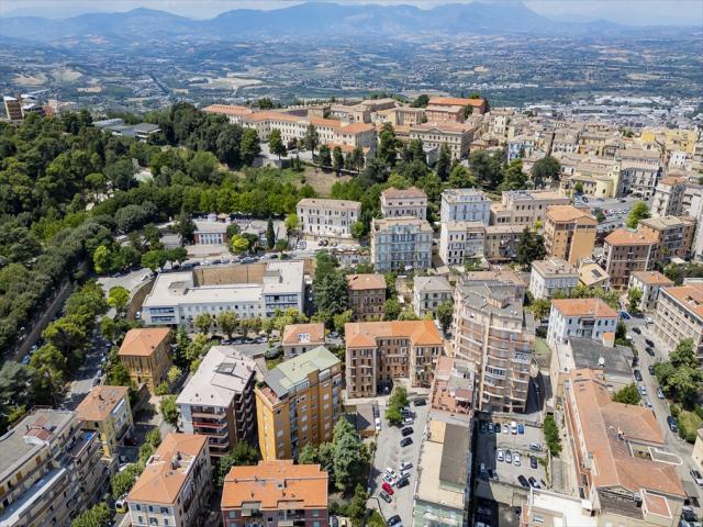 Appartamenti in Vendita - Appartamento in vendita a chieti centro