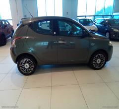 Auto - Lancia ypsilon 1.2 69 cv 5p. gpl ecochic gold