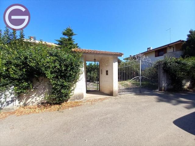 Appartamenti in Vendita - Villa in vendita a taurianova zona semicentrale