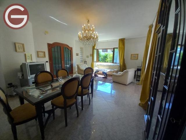 Appartamenti in Vendita - Villa in vendita a taurianova zona semicentrale