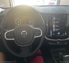 Auto - Volvo xc60 b4