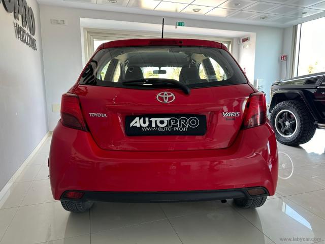 Auto - Toyota yaris 1.0 5p. cool