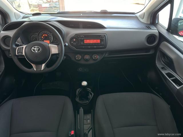 Auto - Toyota yaris 1.0 5p. cool