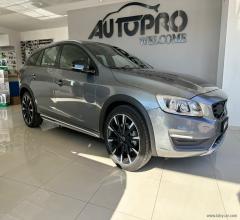 Auto - Volvo v60 cross country d3 geartr. busin. plus