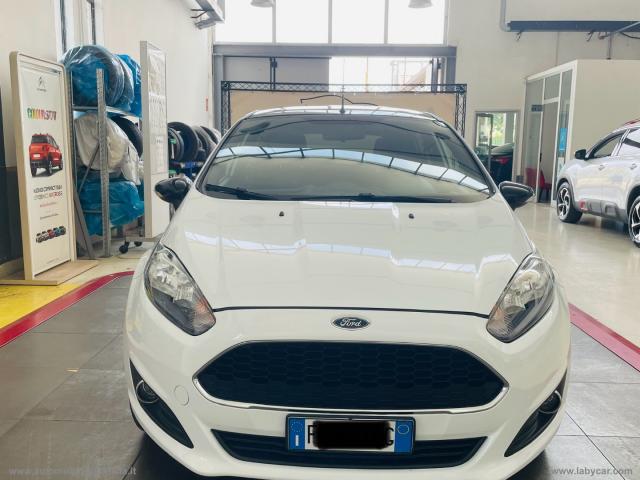 Auto - Ford fiesta 1.4 5p. bz.-gpl black & white ed.