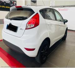 Auto - Ford fiesta 1.4 5p. bz.-gpl black & white ed.