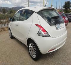 Auto - Lancia ypsilon 1.3 mjt 95 cv 5p. s&s gold