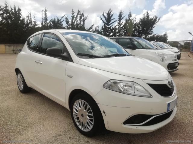 Auto - Lancia ypsilon 1.3 mjt 95 cv 5p. s&s gold