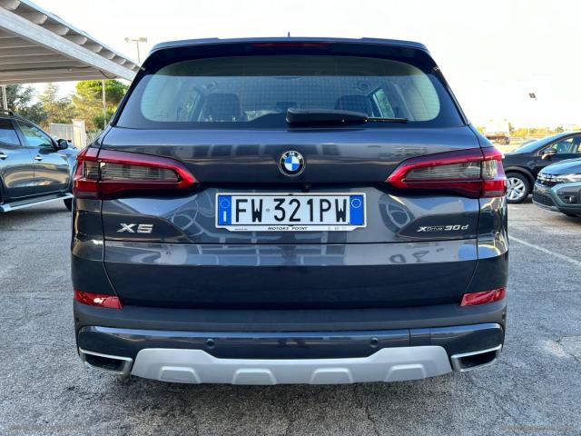 Auto - Bmw x5 xdrive30d xline